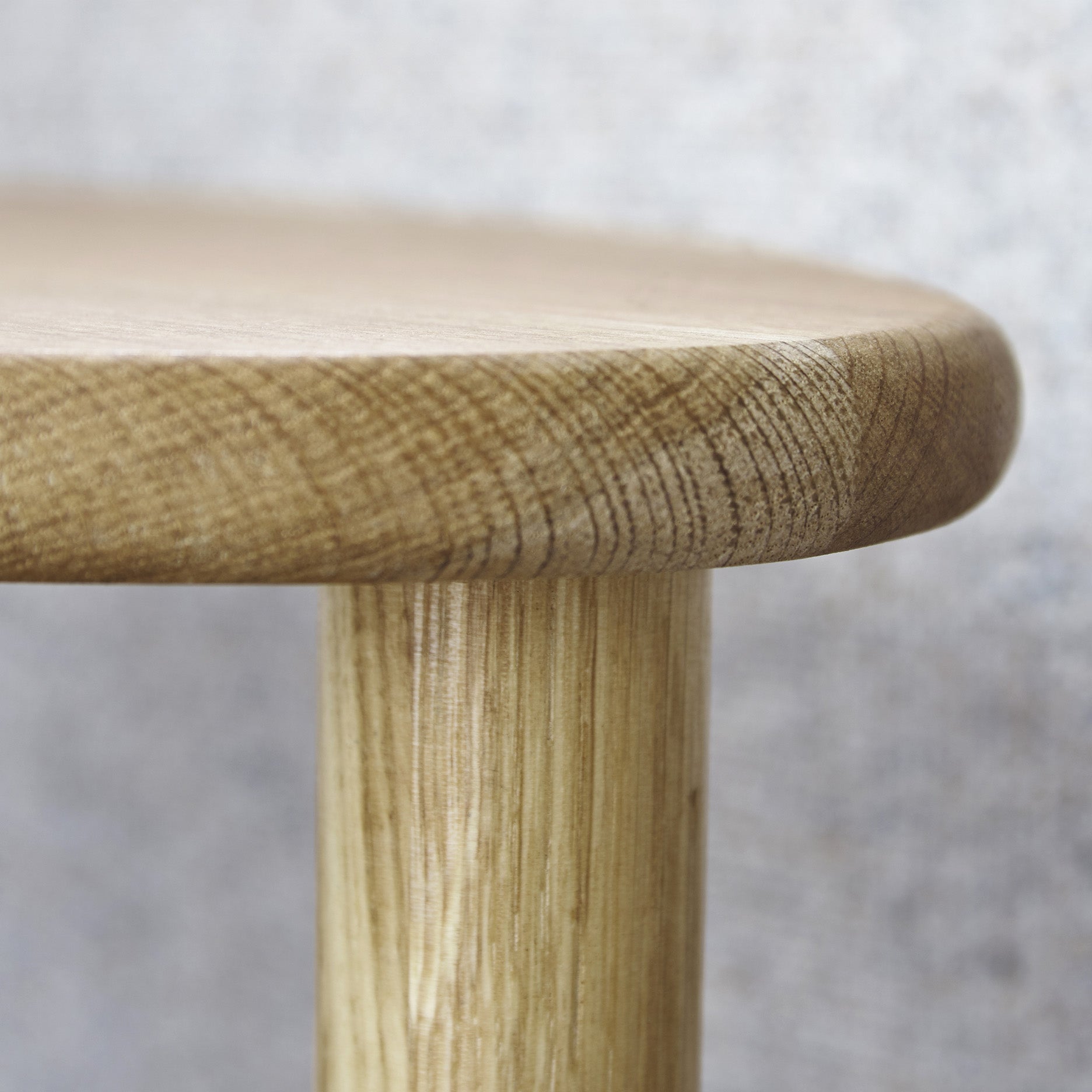 Pebble sidebord H40 cm, FSC-certificeret egetræ